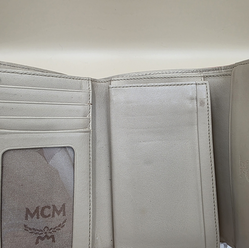 MCM Beige Logo Wallet with Pink and Navy Trim - Picture 4 of 7
